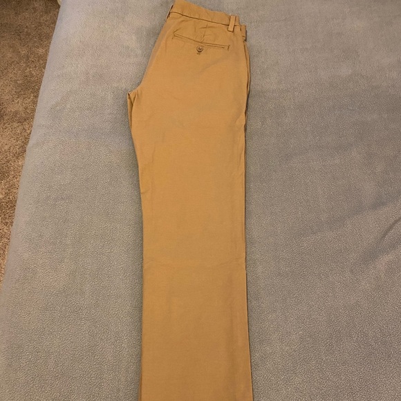 Vineyard Vines Men’s Performance Pants - Tan (30x30) - Picture 3 of 5